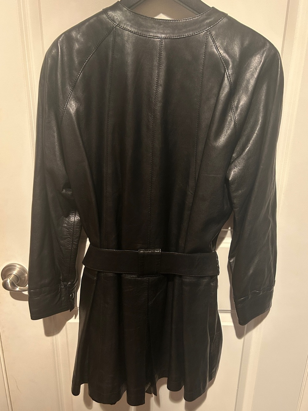 Black Leather Belted Jacket with Gold Ring Accent vintage - Picture 3 of 3
